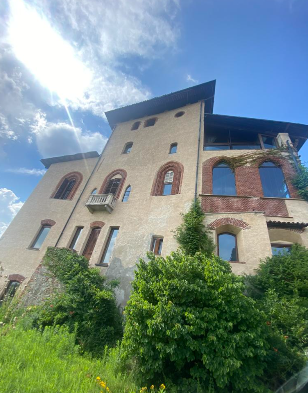 CASTELLO ALL’ASTA A PIOSSASCO IN VIA RAPIDA AI CASTELLI 10