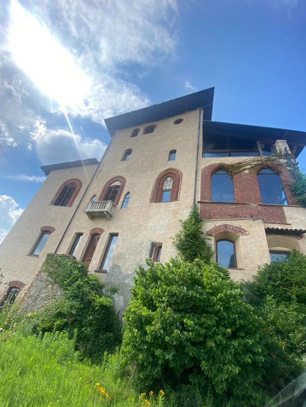 CASTELLO ALL’ASTA A PIOSSASCO IN VIA RAPIDA AI CASTELLI 10