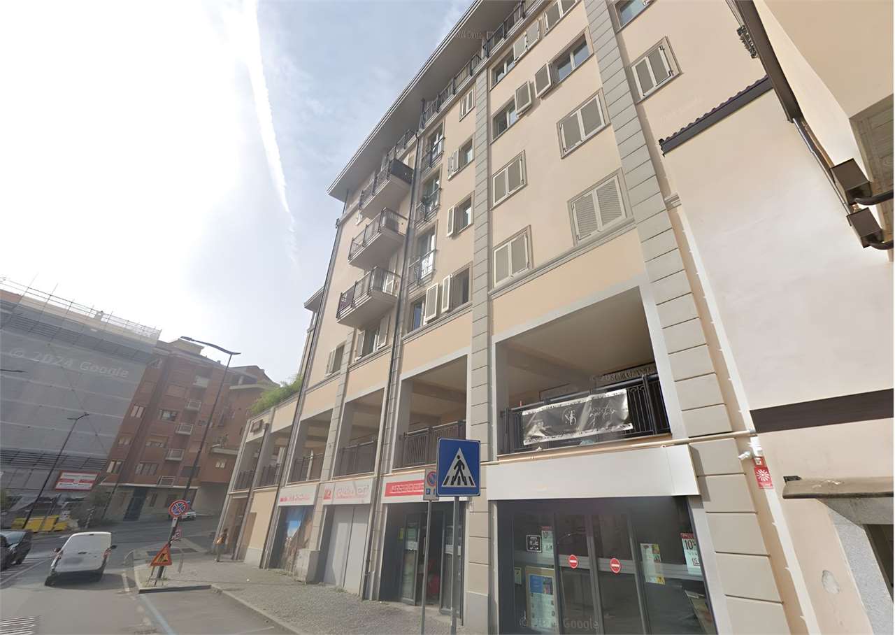 NEGOZIO  ALL’ASTA A RIVOLI IN VIA LEUMANN 1