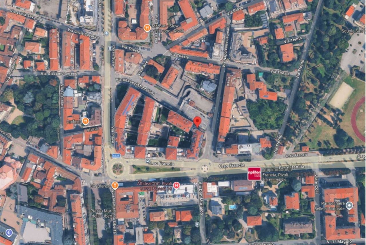 NEGOZIO  ALL’ASTA A RIVOLI IN VIA LEUMANN 1