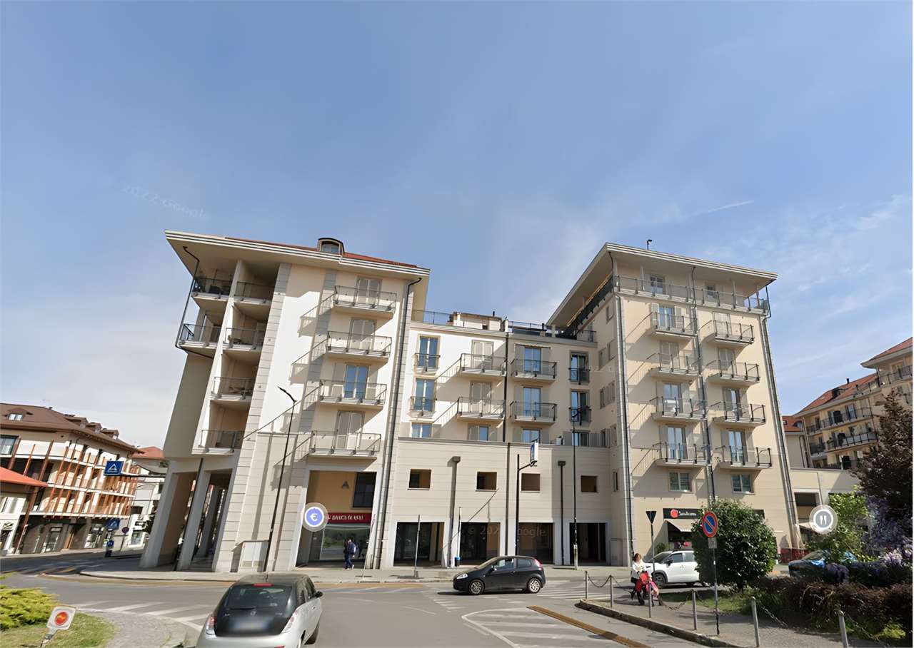 MAGAZZINO ALL’ASTA A RIVOLI IN CORSO FRANCIA 1
