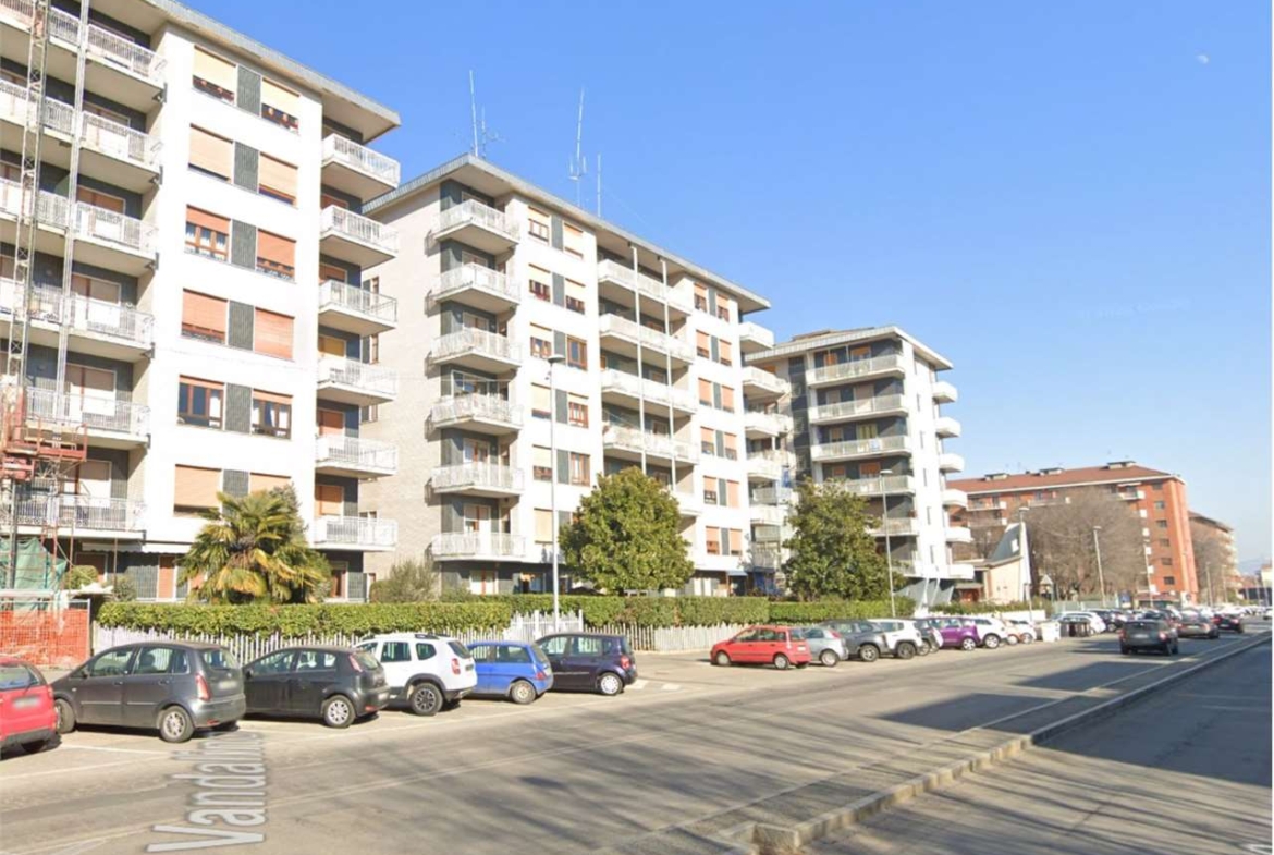 ABITAZIONE ALL’ASTA A COLLEGNO IN VIA VANDALINO 43