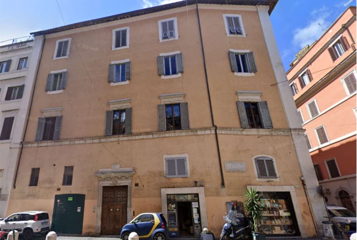 ABITAZIONE ALL’ASTA A ROMA IN P.ZZA DEL TEATRO DI POMPEO