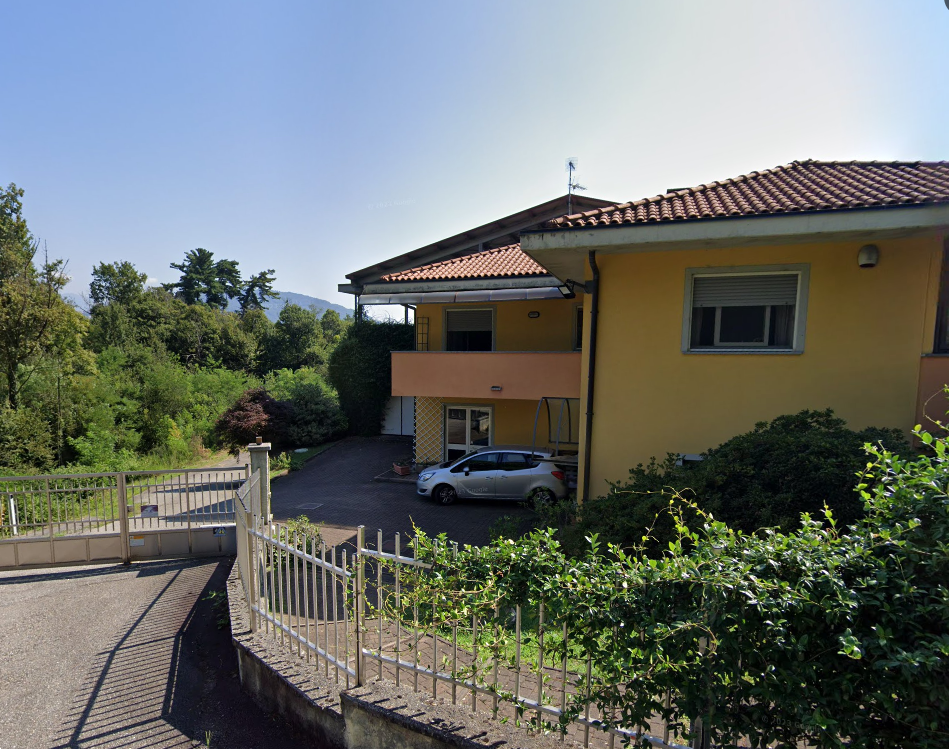 LABORATORIO ALL’ASTA A BAVENO IN VIA DEGLI SCALPELLINI 10