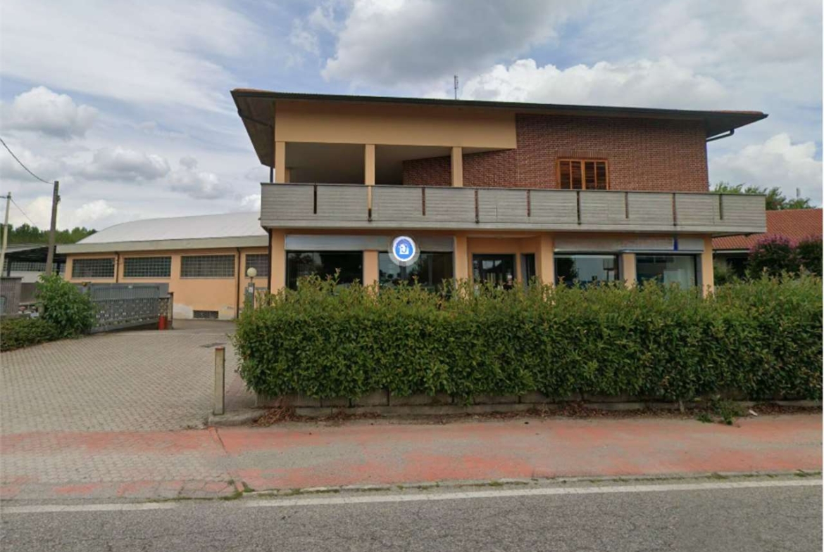 CAPANNONE ALL’ASTA A RIVAROLO CANAVESE IN CORSO RE ARDUINO 57