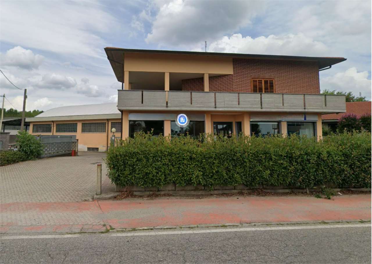 CAPANNONE ALL’ASTA A RIVAROLO CANAVESE IN CORSO RE ARDUINO 57