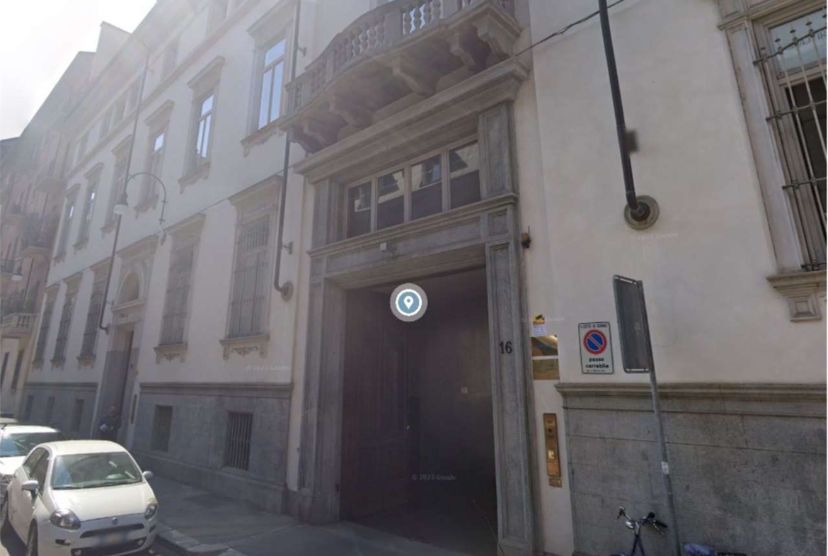 POSTO AUTO ALL’ASTA A TORINO IN VIA GIOBERTI 16