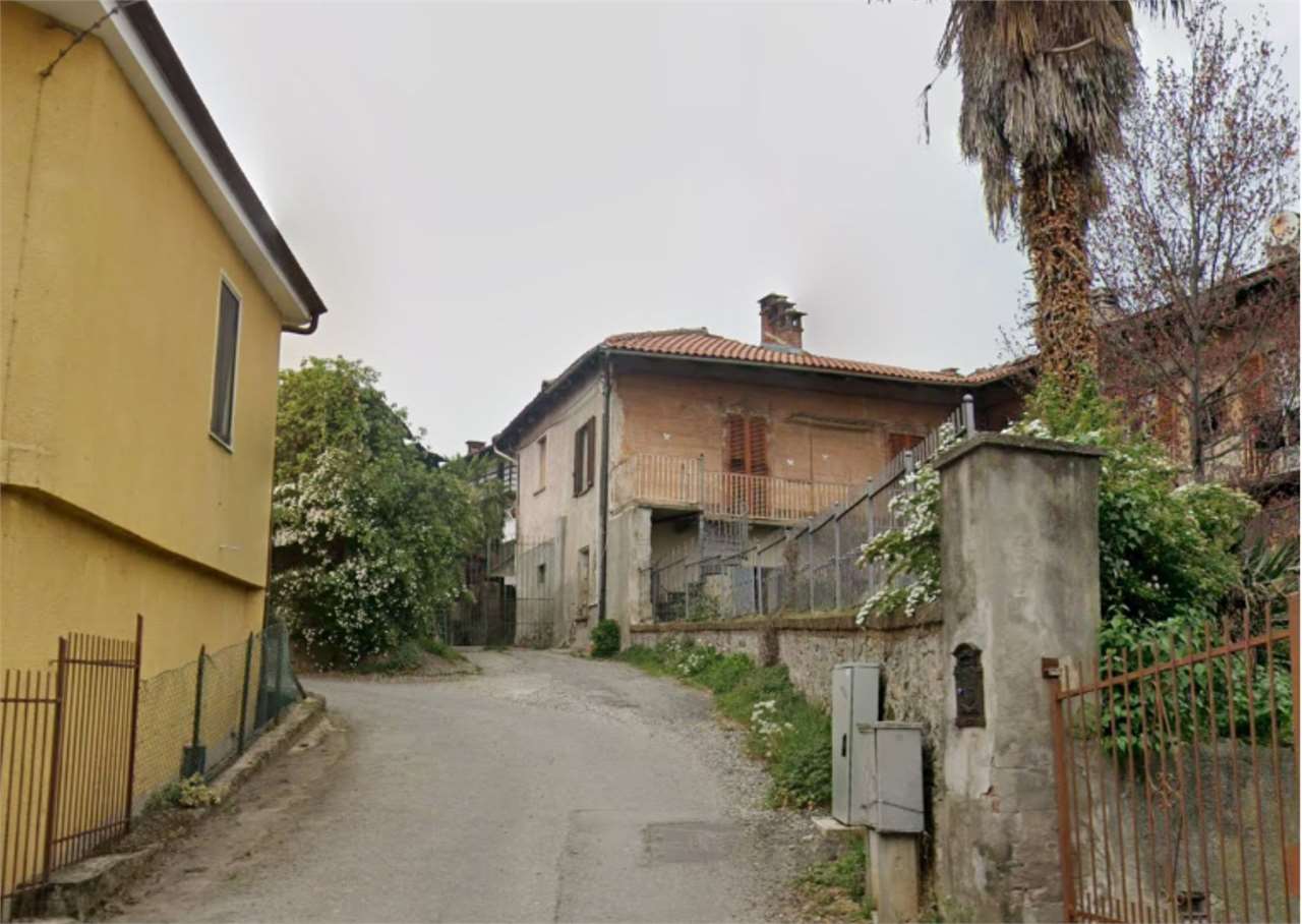 AZIENDA AGRICOLA ALL’ASTA A S. SECONDO DI PINEROLO IN VIA CASTELLO DI MIRADOLO 33