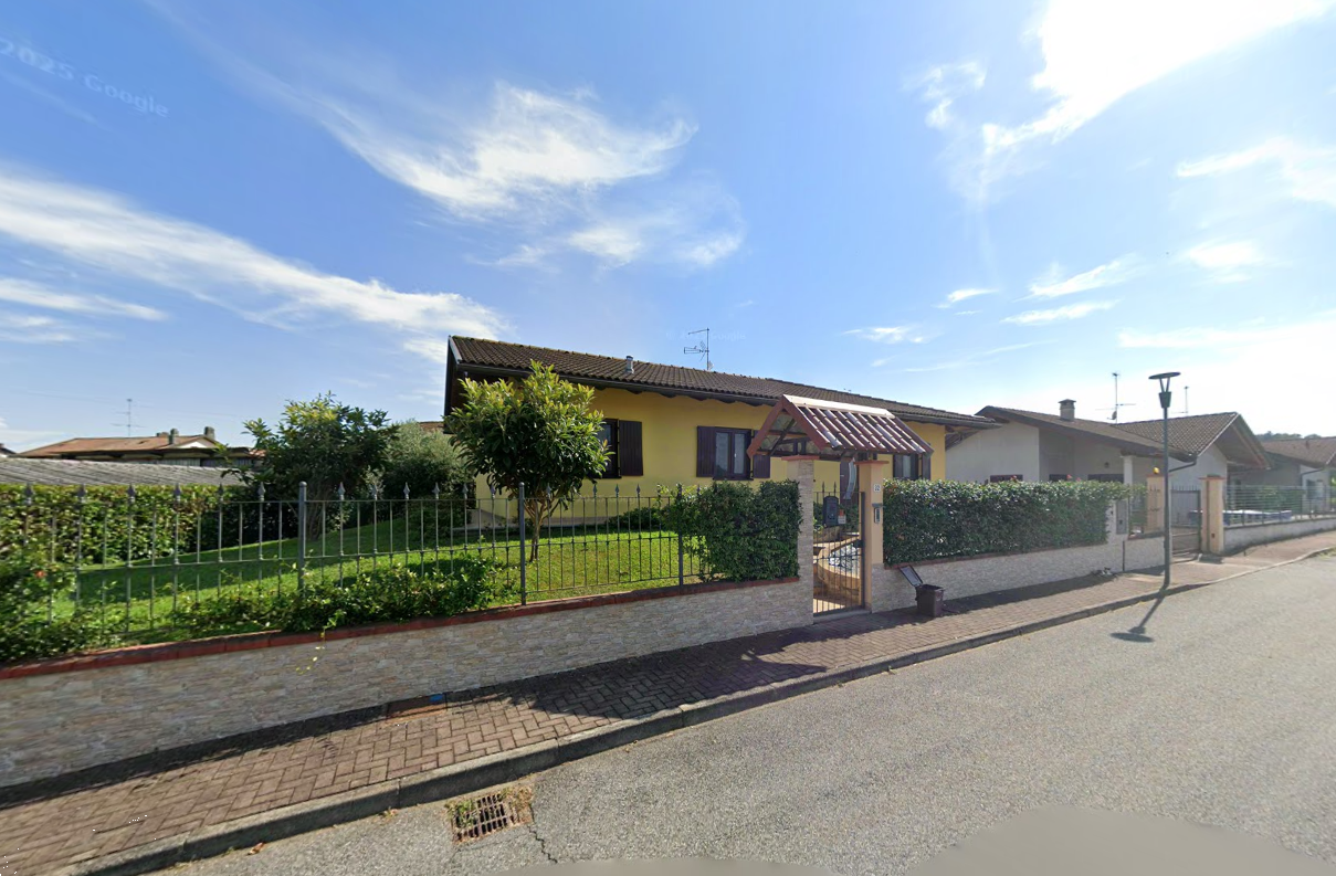 ABITAZIONE ALL’ASTA A CARISIO IN VIA AMENDOLA 32