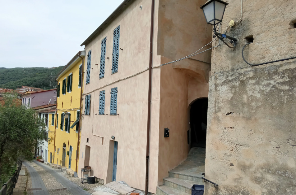 ABITAZIONE ALL’ASTA A PONTEDASSIO IN VIA E. DE AMICIS
