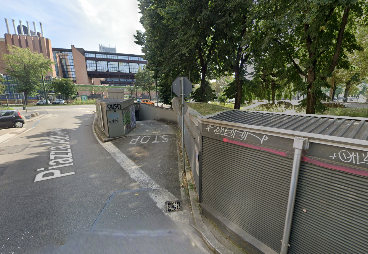 GARAGE ALL’ASTA A TORINO IN PIAZZA ADRIANO 11-15