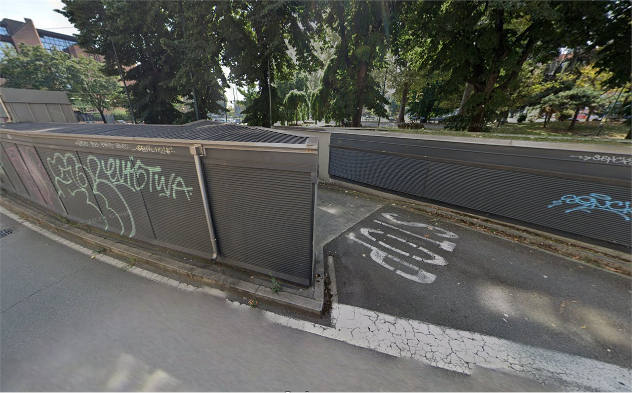 GARAGE ALL’ASTA A TORINO IN PIAZZA ADRIANO 11-15