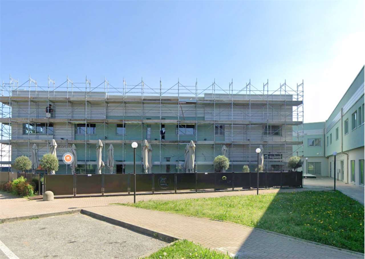 MAGAZZINO ALL’ASTA A PIANEZZA IN PIAZZALE EUROPA 7