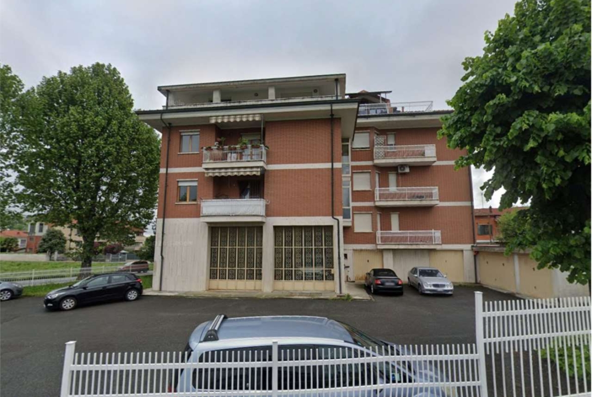 MAGAZZINO ALL’ASTA A CIRIE’ IN VIA CORIO 19