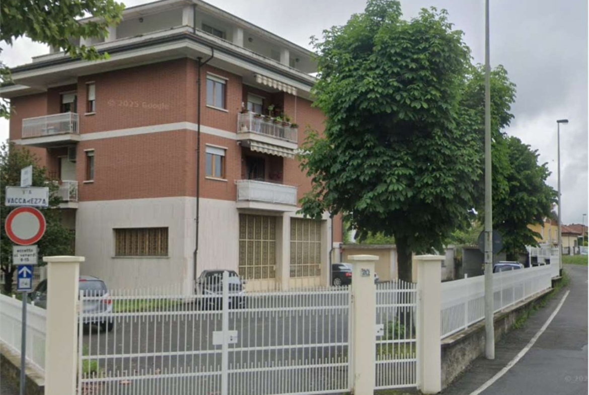 MAGAZZINO ALL’ASTA A CIRIE’ IN VIA CORIO 19