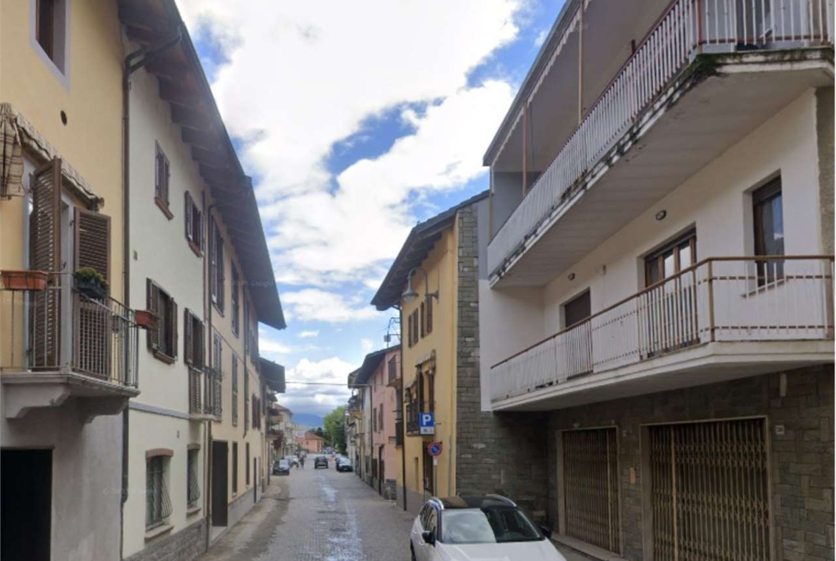 NEGOZIO ALL’ASTA A S. ANTONINO DI SUSA IN VIA TORINO 181