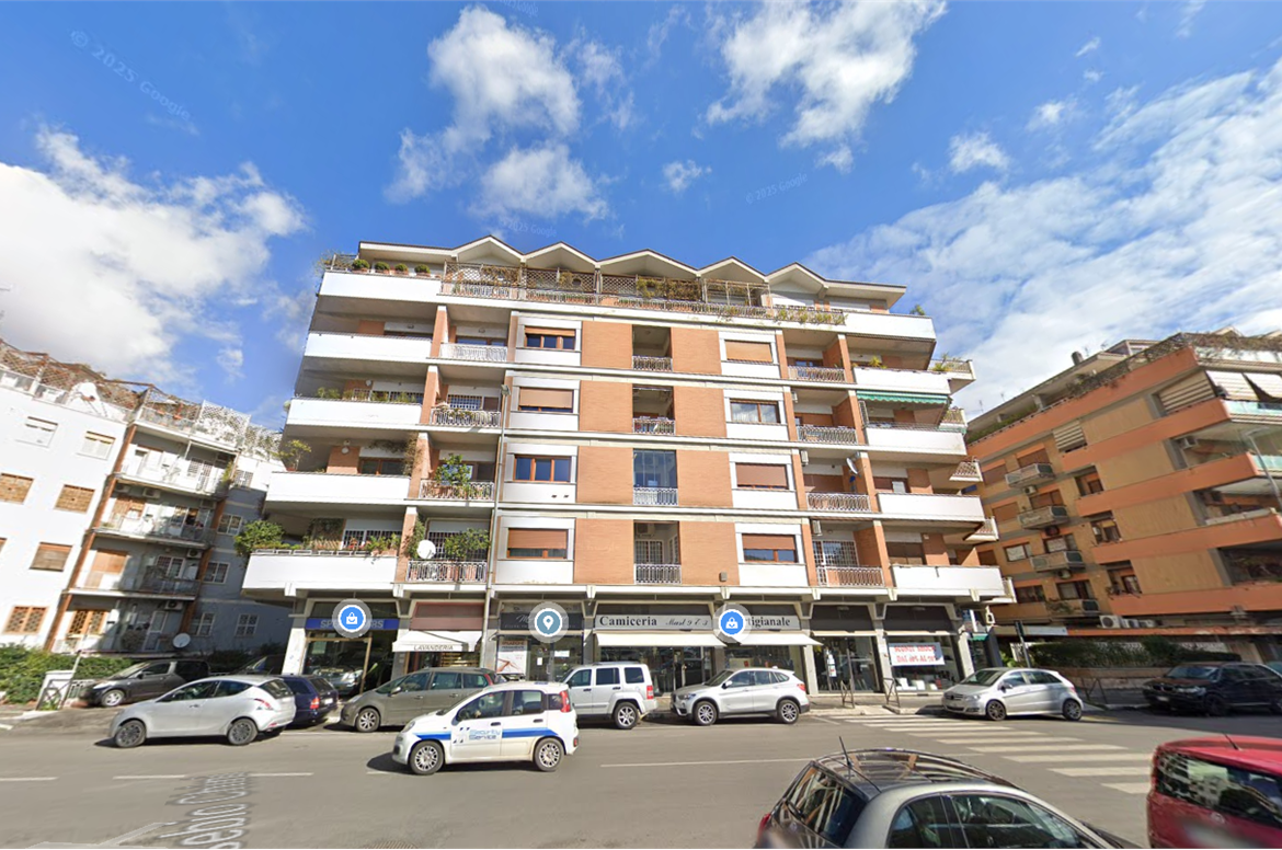 ABITAZIONE ALL’ASTA A ROMA IN EUSEBIO CHINI 49
