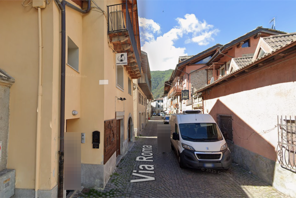 NEGOZIO ALL’ASTA A OULX IN VIA ROMA 33