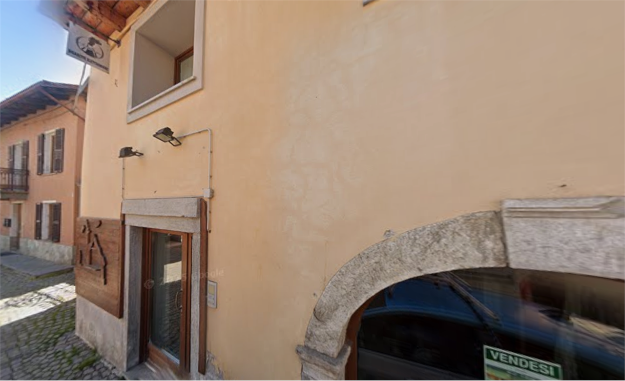 NEGOZIO ALL’ASTA A OULX IN VIA ROMA 33
