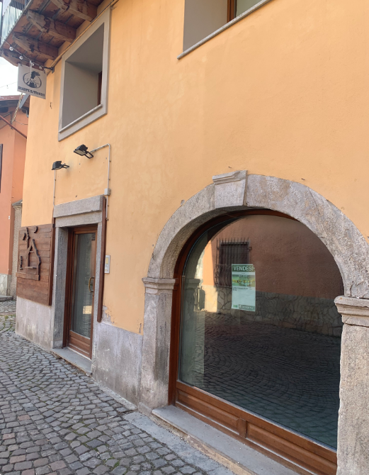 NEGOZIO ALL’ASTA A OULX IN VIA ROMA 33
