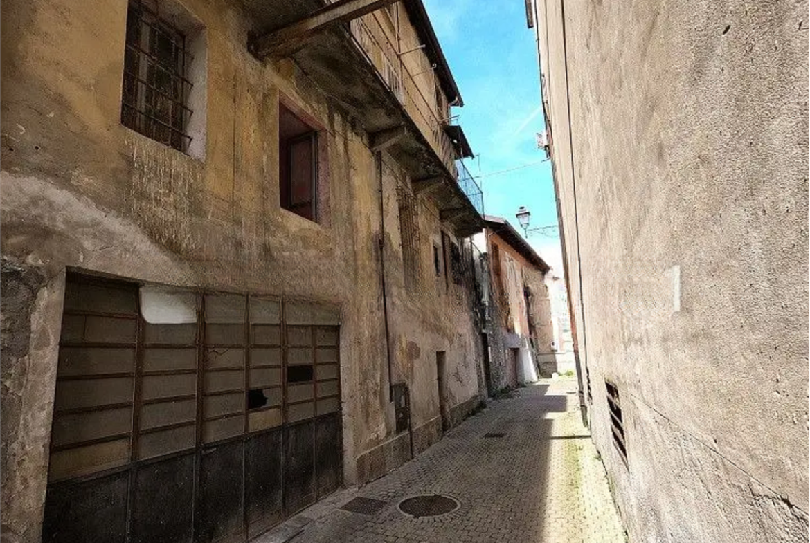 ABITAZIONE ALL’ASTA A SUSA IN VIA FANCESCO ROLANDO 42