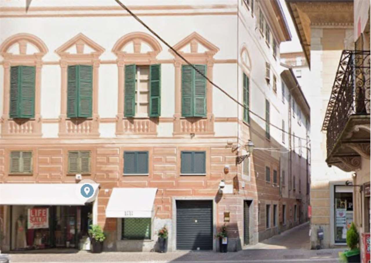 NEGOZIO ALL’ASTA A NOVI LIGURE IN VIA NICOLO’ GIRARDENGO 56