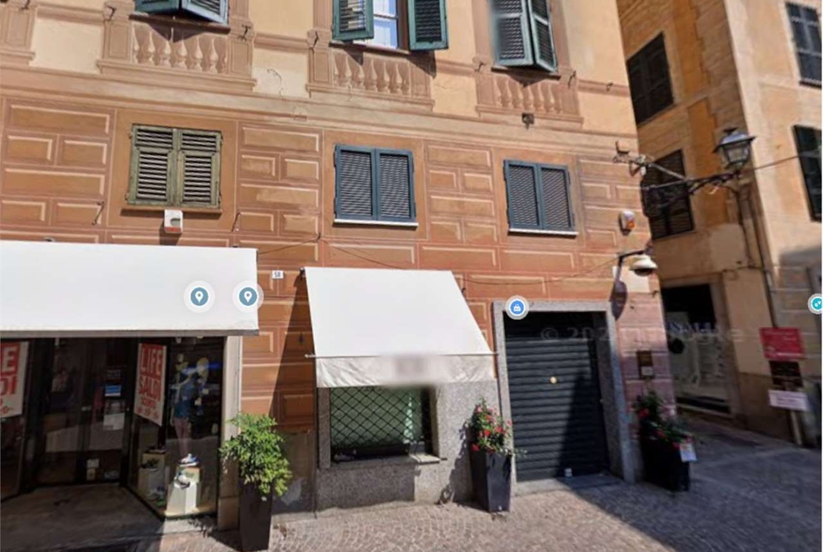 NEGOZIO ALL’ASTA A NOVI LIGURE IN VIA NICOLO’ GIRARDENGO 56