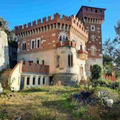 CASTELLO ALL’ASTA A FINALE LIGURE IN VIA G. ENRICO CAVIGLIA 46
