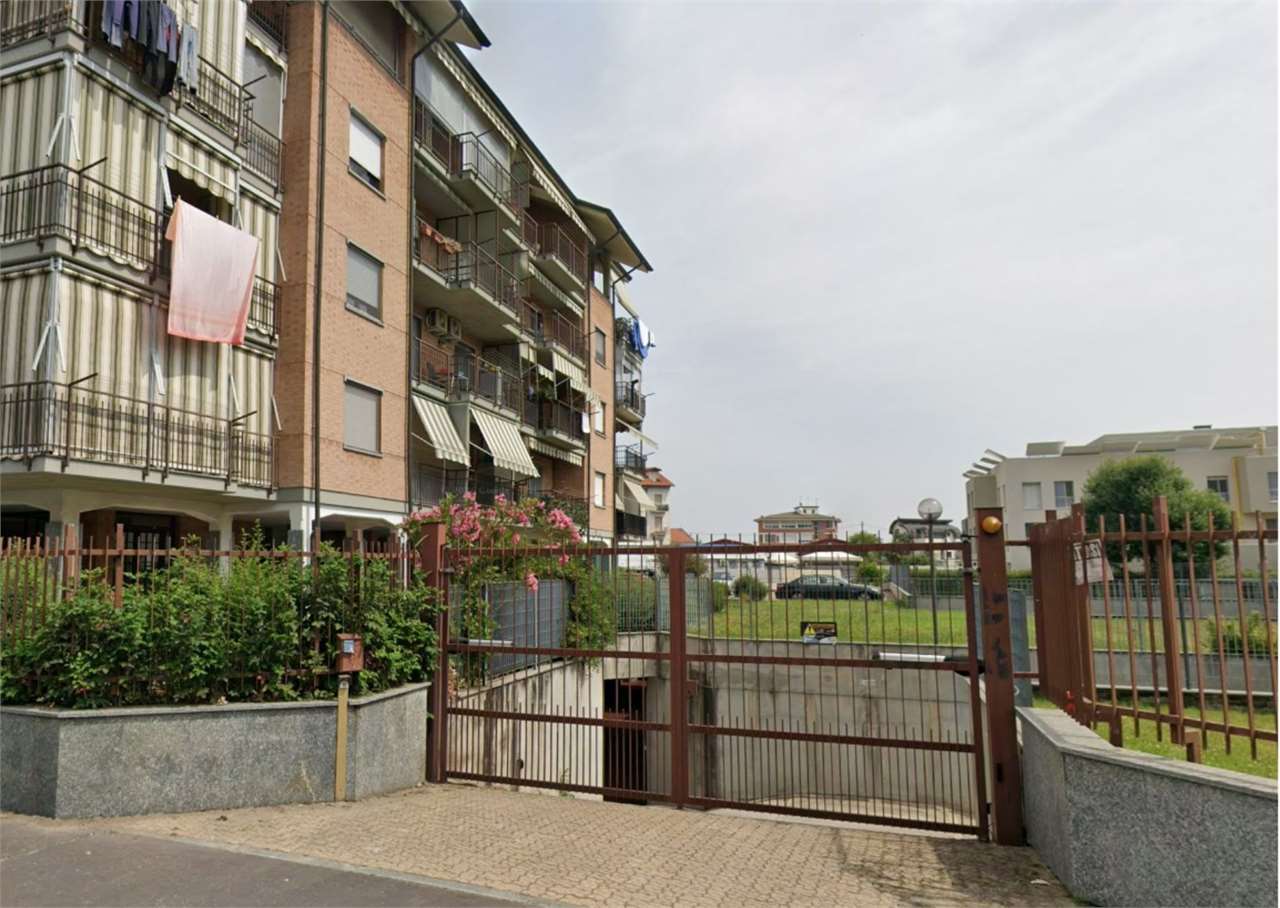 MAGAZZINO ALL’ASTA A TORINO IN STRADA BERTOLLA 19