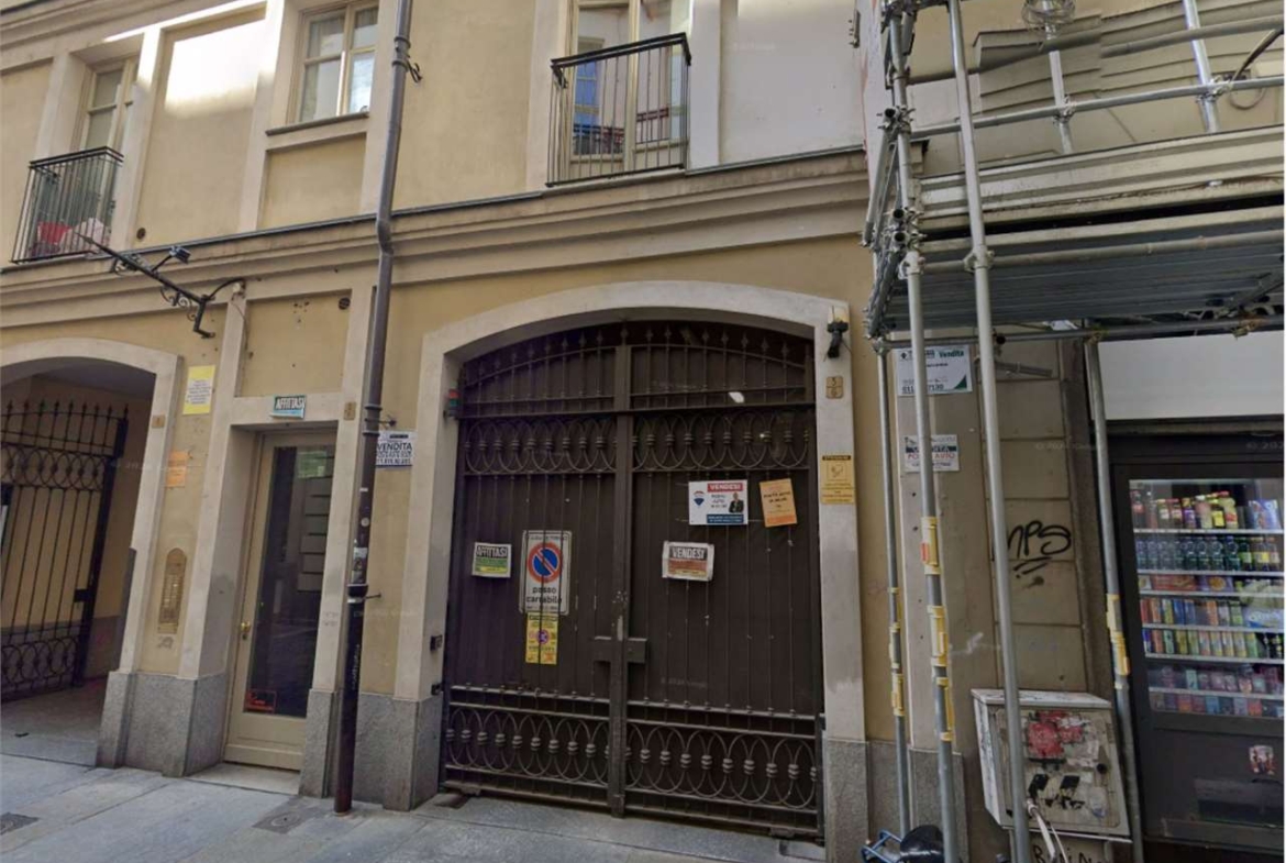 POSTO AUTO ALL’ASTA A TORINO IN VIA GARIBALDI 18
