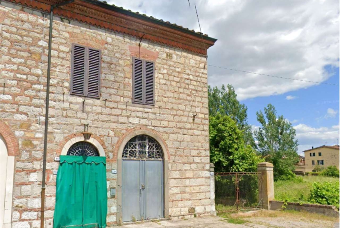 MAGAZZINO ALL’ASTA A LUCCA IN VIA VECCHIA PISANA 2394