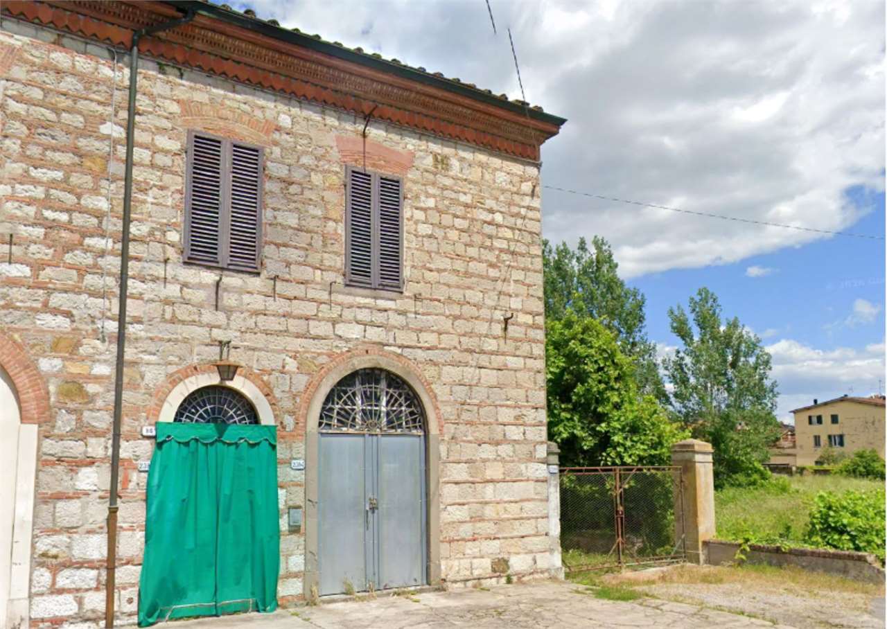 MAGAZZINO ALL’ASTA A LUCCA IN VIA VECCHIA PISANA 2394