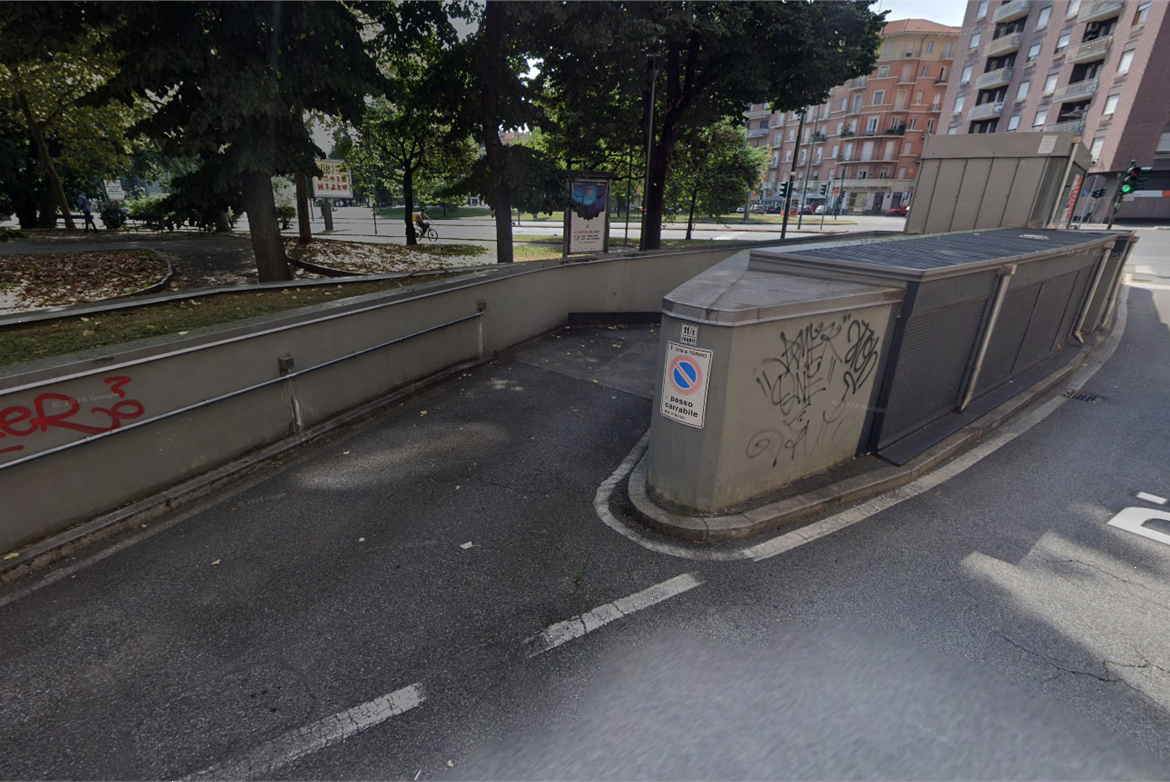 GARAGE IN AFFITTO A TORINO IN PIAZZA ADRIANO 11-15