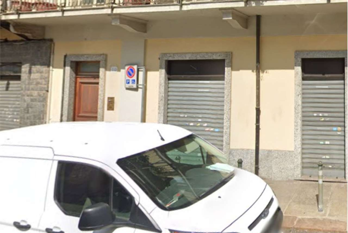 NEGOZIO ALL’ASTA A TORINO IN VIA MAMELI 10/E